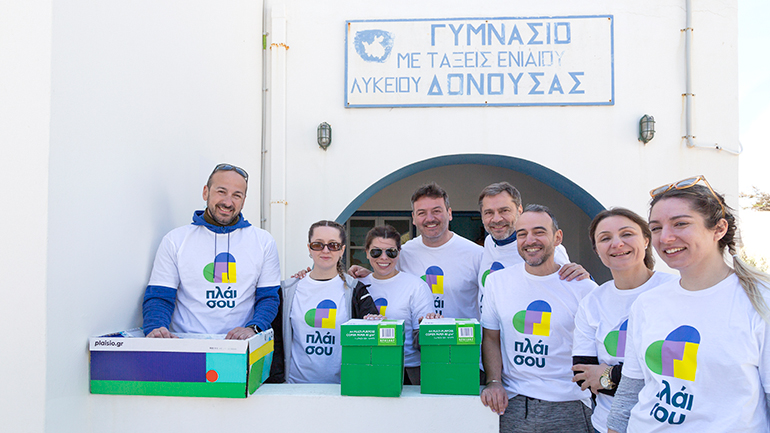 Η Πλαίσιο και η +πλεύση εξοπλίζουν σχολεία ακριτικών νησιών